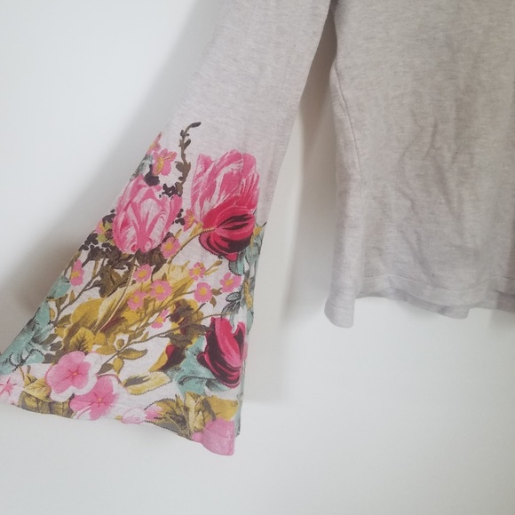 Floral Bell Sleeve 70s Style Boho Top - Picture 6 of 6